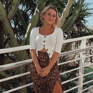 Free people button top